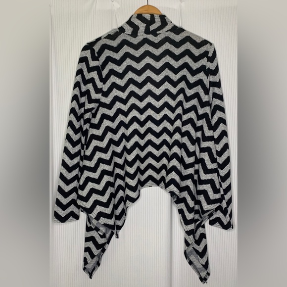 Guilty - Grey And Black Zigzag Pattern Open Front Waterfall Collar Cardigan - S - Picture 2 of 5